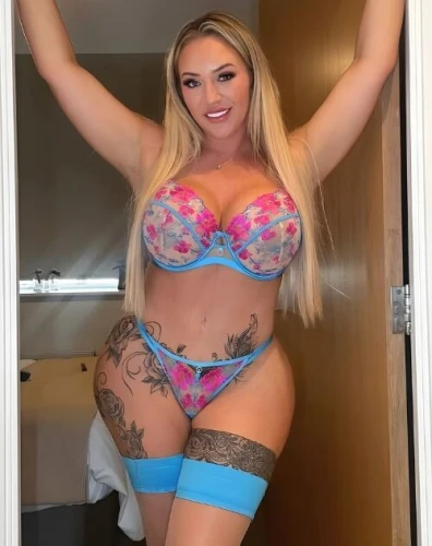 MrsNicoleXXX
